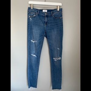 NWOT Lou & Grey the skinny jeans